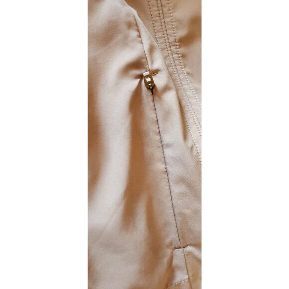 Lululemon Relaxed Fit Rain Shell Jacket Womens Medium Beige Camel Drawstring S/P - Picture 15 of 16